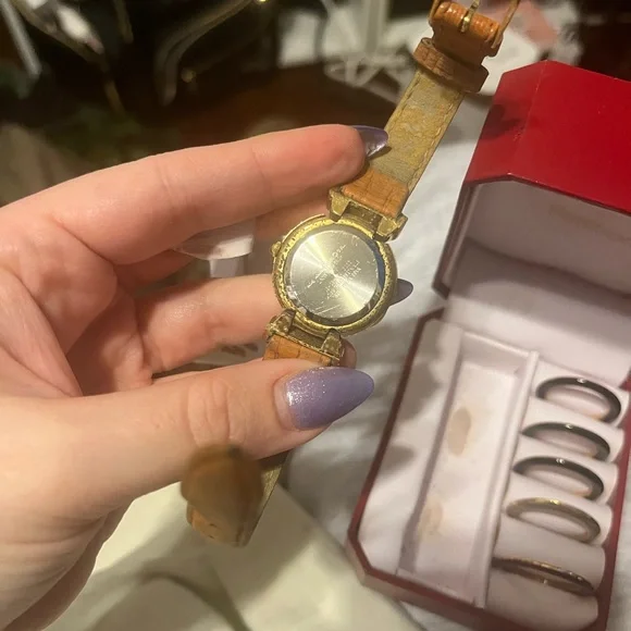 Armitron Looney Tunes Gold Watch with Interchangeable Bands - Picture 4 of 7